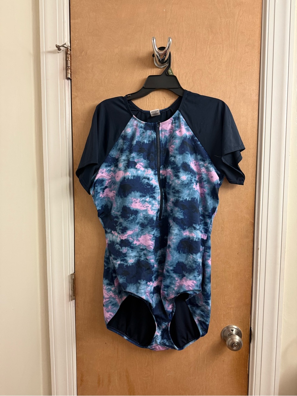 AVIA Womens Short Sleeve Rash Guard Swimsuit Sz 2X Like New